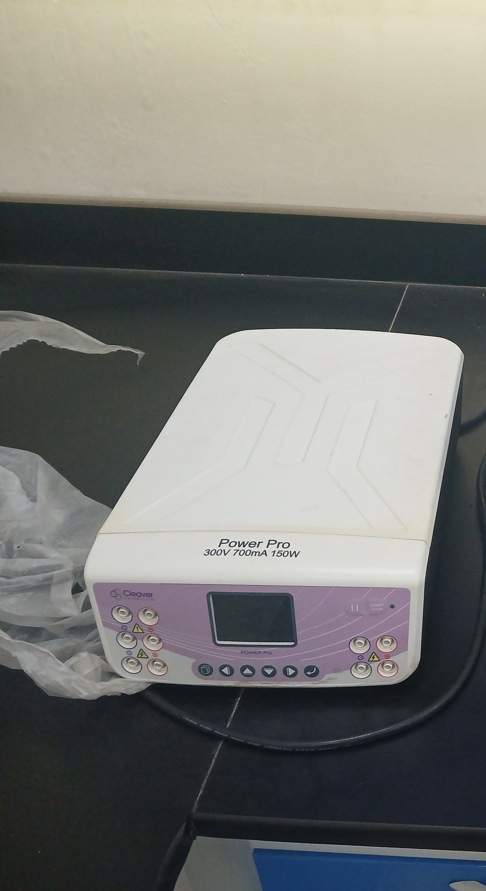 Electrophoresis power supply unit